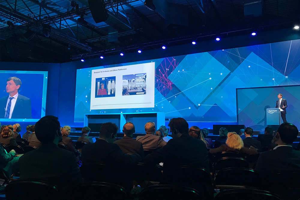 Stefan Wrobel bei seiner Keynote auf dem Digital-Gipfel in Dortmund. Stefan Wrobel bei seiner Keynote auf dem Digital-Gipfel in Dortmund.
